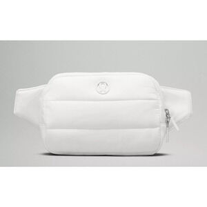 Everywhere Belt Bag Large 2L Wunder Puff White